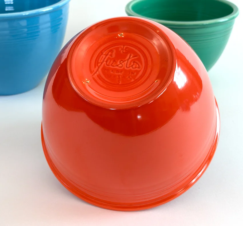 red fiesta mixing bowl number five size with inside bottom rings 1936-1938 from the original vintage fiestaware nesting bowl set by homer laughlin