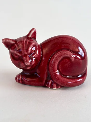 Harlequin Animal Novelty Maroon Cat Homer Laughlin Pottery for Woolworths