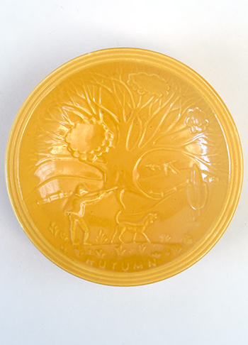 1939 1940 New York Worlds Fair Yellow Autumn Scene Ashtray The American Potter Joint Exhibit