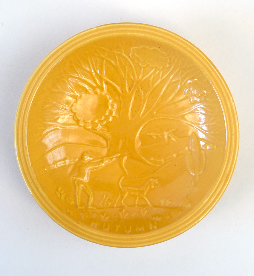 1939 1940 New York Worlds Fair Yellow Autumn Scene Ashtray The American Potter Joint Exhibit