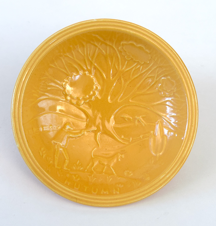 1939 1940 New York Worlds Fair Yellow Autumn Scene Ashtray The American Potter Joint Exhibit