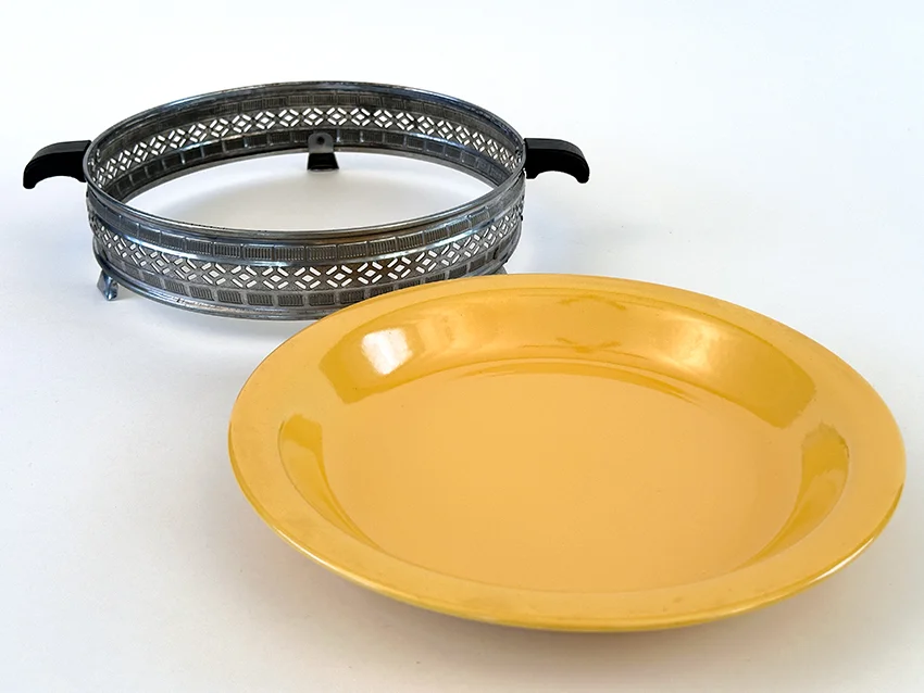 Yellow Vintage Fiesta Kitchen Kraft Pie Plate with Metal Carrier