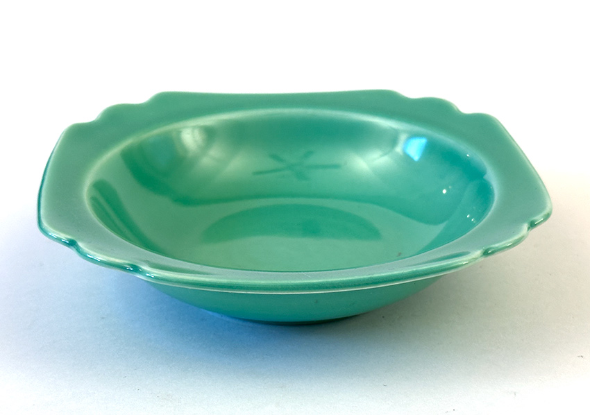 original green vintage homer laughlin riviera berry or fruit bowl from 1930s to 1940s